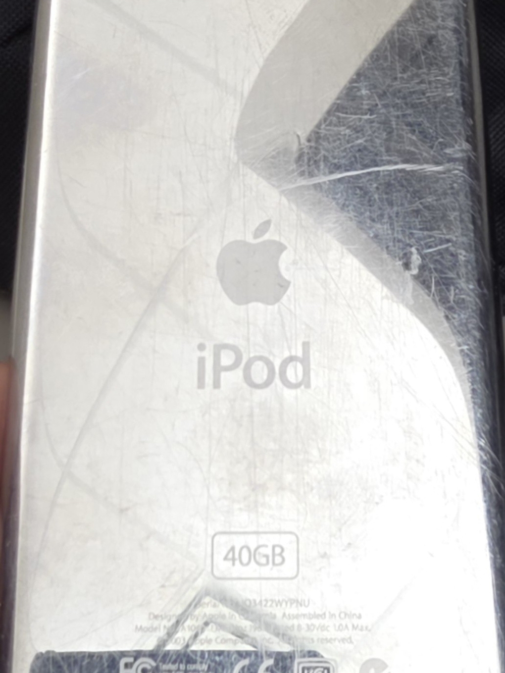 Apple iPod Classic 3rd Generation (Model A1040) 40gb - Used - Picture 2 of 5